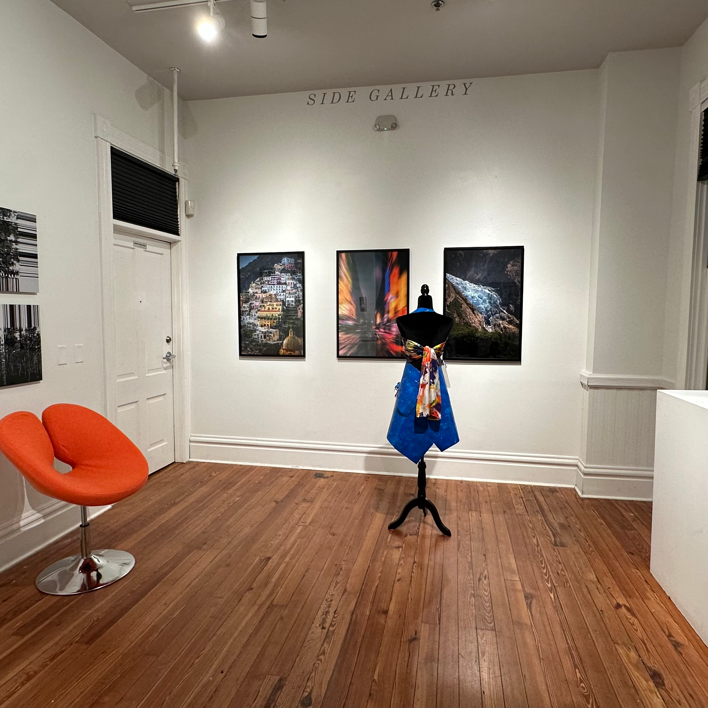 Gallery View - Inside the Box